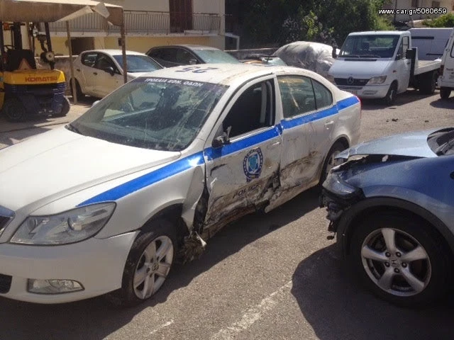 Έκτακτο: Άγρια καταδίωξη οχήματος – Εμβόλισε περιπολικό